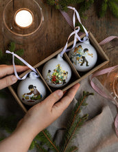 Laden Sie das Bild in den Galerie-Viewer, Weihnachtsbaumkugeln Barnen Bullerbü I Chapter 4
