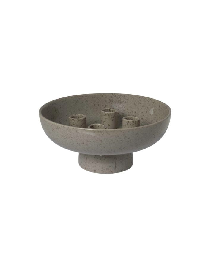 Kerzenhalter Granhammaer von Storefactory Scandinavia in Beige Natur, dekorativer Adventskerzenhalter aus glasierter Keramik mit erhöhter runder Schale und vier Kerzenhaltern, 21 cm Durchmesser und 9 cm Höhe Freisteller