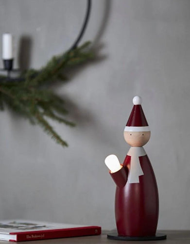 Lucia Santa Lampe von Star Trading aus Holz, B 12 cm × H 28 cm × T 12 cm, E14-Fassung, Kabellänge 180 cm, warmes Licht für Fensterbank, Tisch oder Weihnachtsdekoration.