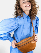 Laden Sie das Bild in den Galerie-Viewer, Tasche Bum Bag Faust I Burned Tan
