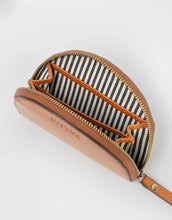 Laden Sie das Bild in den Galerie-Viewer, Portemonnaie Coin Purse Laura I Cognac Classic
