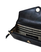 Laden Sie das Bild in den Galerie-Viewer, Portemonnaie Envelope Pixie I Black Croco Classic
