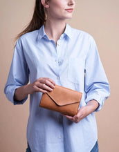 Laden Sie das Bild in den Galerie-Viewer, Tasche Josephine I Cognac Classic
