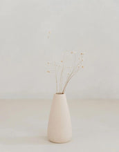 Laden Sie das Bild in den Galerie-Viewer, Mini Vase I Gemma
