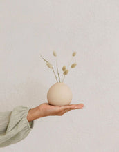 Laden Sie das Bild in den Galerie-Viewer, Mini Vase I Opal

