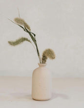 Laden Sie das Bild in den Galerie-Viewer, Mini Vase I Rocco
