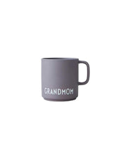 Laden Sie das Bild in den Galerie-Viewer, Porzellan Becher Favourite Cup mit Henkel I Grandmom

