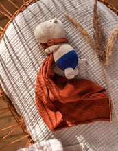 Laden Sie das Bild in den Galerie-Viewer, Kuscheltuch Hippo I Rehbraun/Blau
