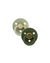 Laden Sie das Bild in den Galerie-Viewer, Schnuller Colour 2er-Set I Sage &amp; Hunter Green
