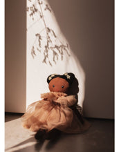 Laden Sie das Bild in den Galerie-Viewer, Puppe Dollies I Sugar Bee
