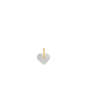 Laden Sie das Bild in den Galerie-Viewer, Pearl Heart Charm I Gold
