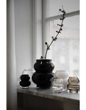 Laden Sie das Bild in den Galerie-Viewer, Vase Curved ø12cm I Glas
