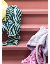 Laden Sie das Bild in den Galerie-Viewer, Badehandtuch 70x140cm I Baby Pink/Sky Patrol
