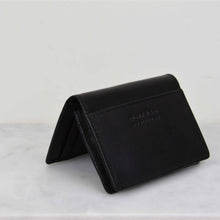 Laden Sie das Bild in den Galerie-Viewer, Portemonnaie Multiple Cardholder I Black Classic
