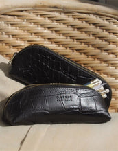 Laden Sie das Bild in den Galerie-Viewer, Pencil Case Large I Black Croco
