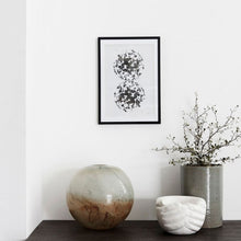 Laden Sie das Bild in den Galerie-Viewer, Bowl Hands Marmor
