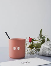 Laden Sie das Bild in den Galerie-Viewer, Porzellan Becher Favourite Cup I Mom
