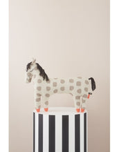 Laden Sie das Bild in den Galerie-Viewer, Stofftier Pferd I Pippa
