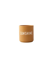 Laden Sie das Bild in den Galerie-Viewer, Porzellan Becher Favourite Cup I Sunshine
